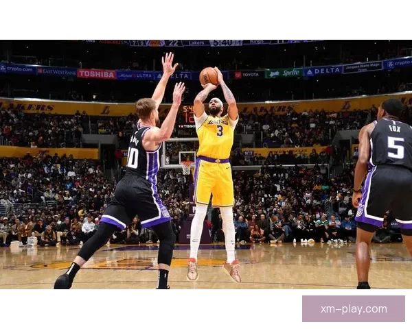 詹姆斯与戴维斯联手复仇雷霆 亚历山大冲击三杀成焦点